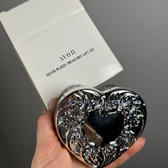NWT Vintage Avon Silver Plated Treasures Earring Gift Set - Picture 1 of 10